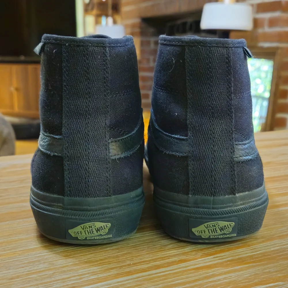 Black Vans 🖤 - Picture 6 of 9